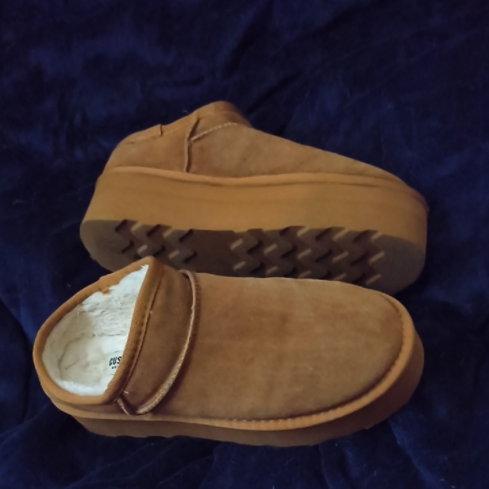 Women's Tan Suede Mules